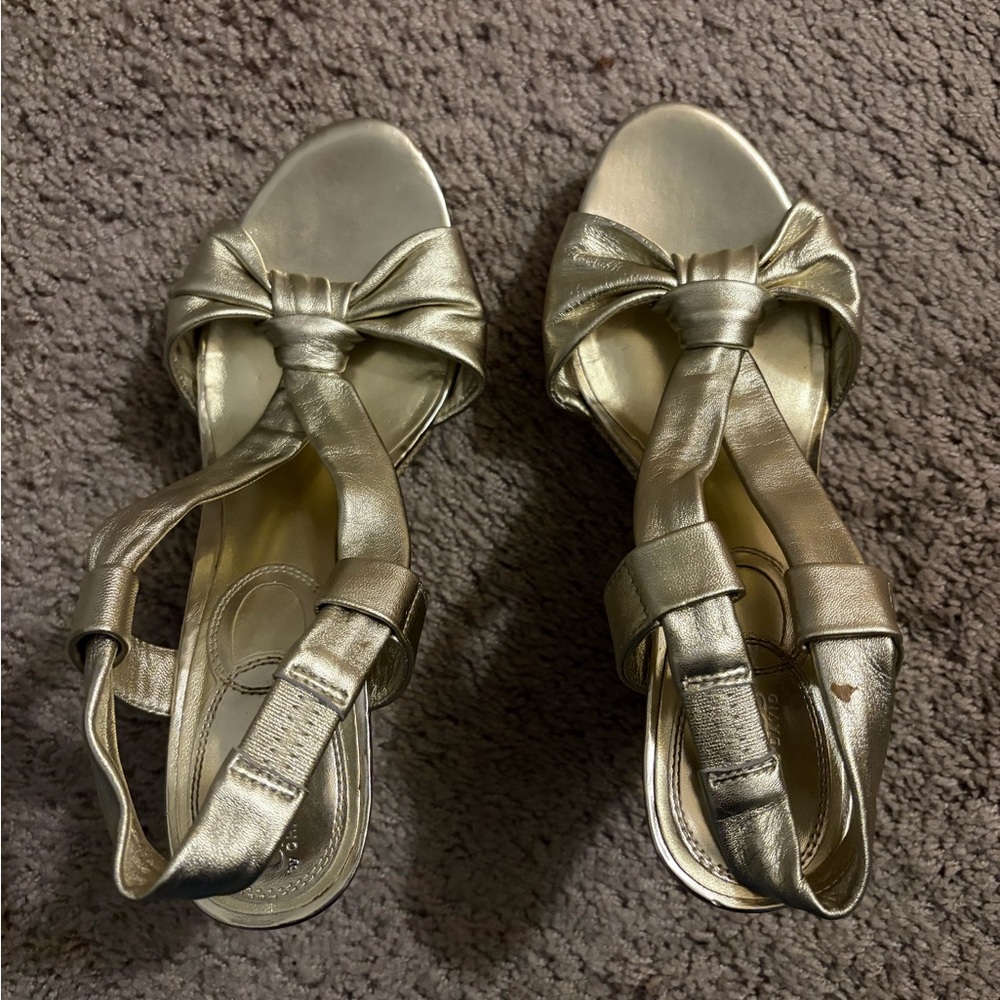 Charles by Charles David Gold Strappy Wedge Women's Sandals - size 8.5